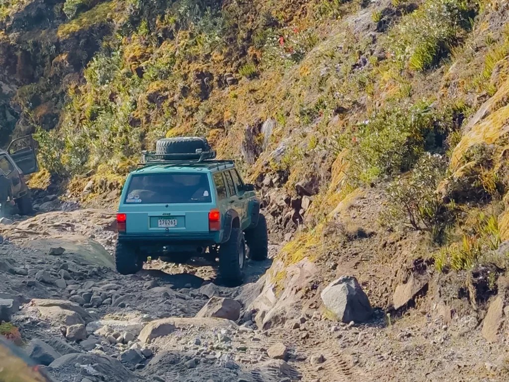 Tour en 4x4 hacia la cima del Volcán Barú